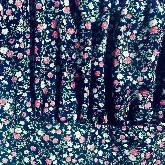 ROW A: FLORAL SUMMER DRESS 💐 - Picture 2 of 6